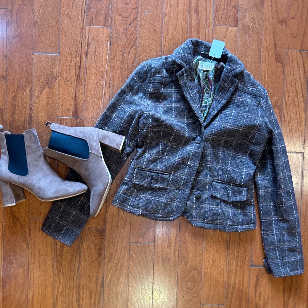American gal outfitters jackets xs/s pice $36 (boots NOT included)